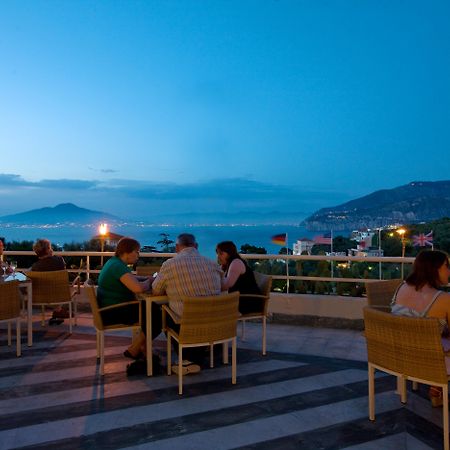 Grand Hotel Vesuvio Sorrento Esterno foto