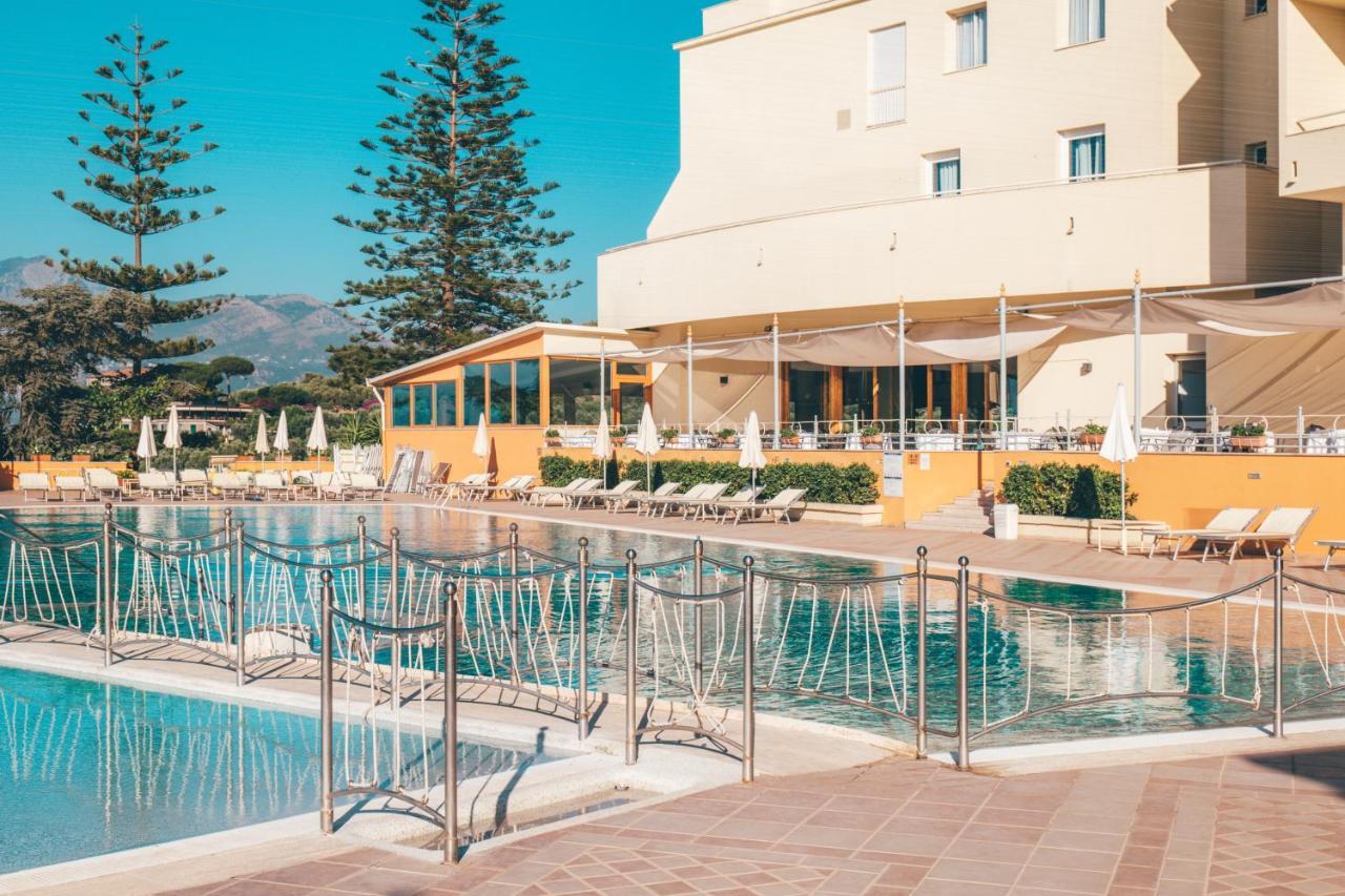 Grand Hotel Vesuvio Sorrento Esterno foto