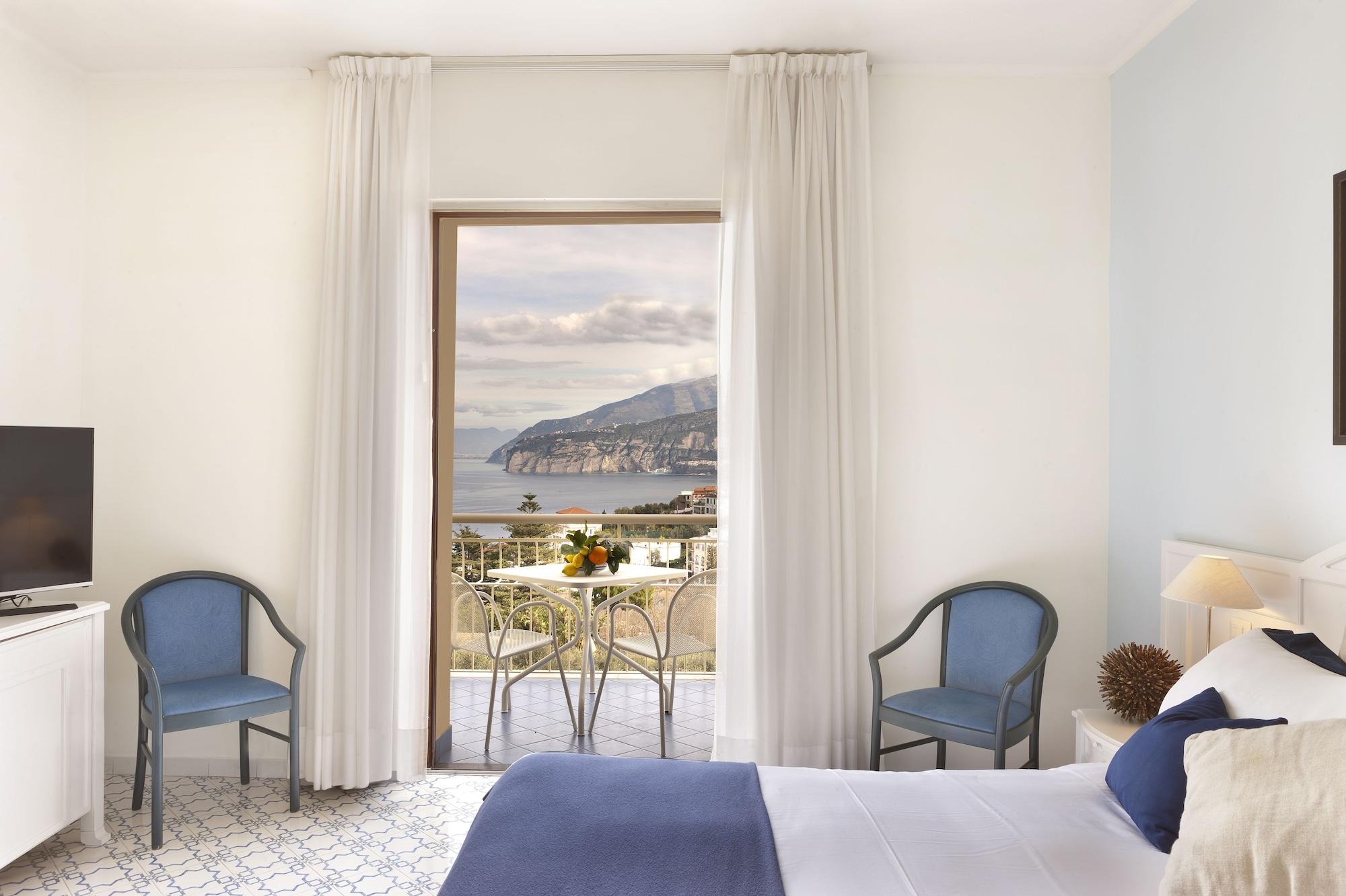 Grand Hotel Vesuvio Sorrento Esterno foto