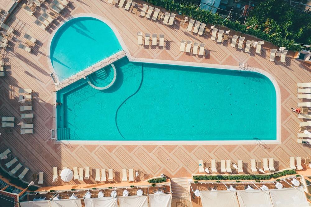Grand Hotel Vesuvio Sorrento Esterno foto