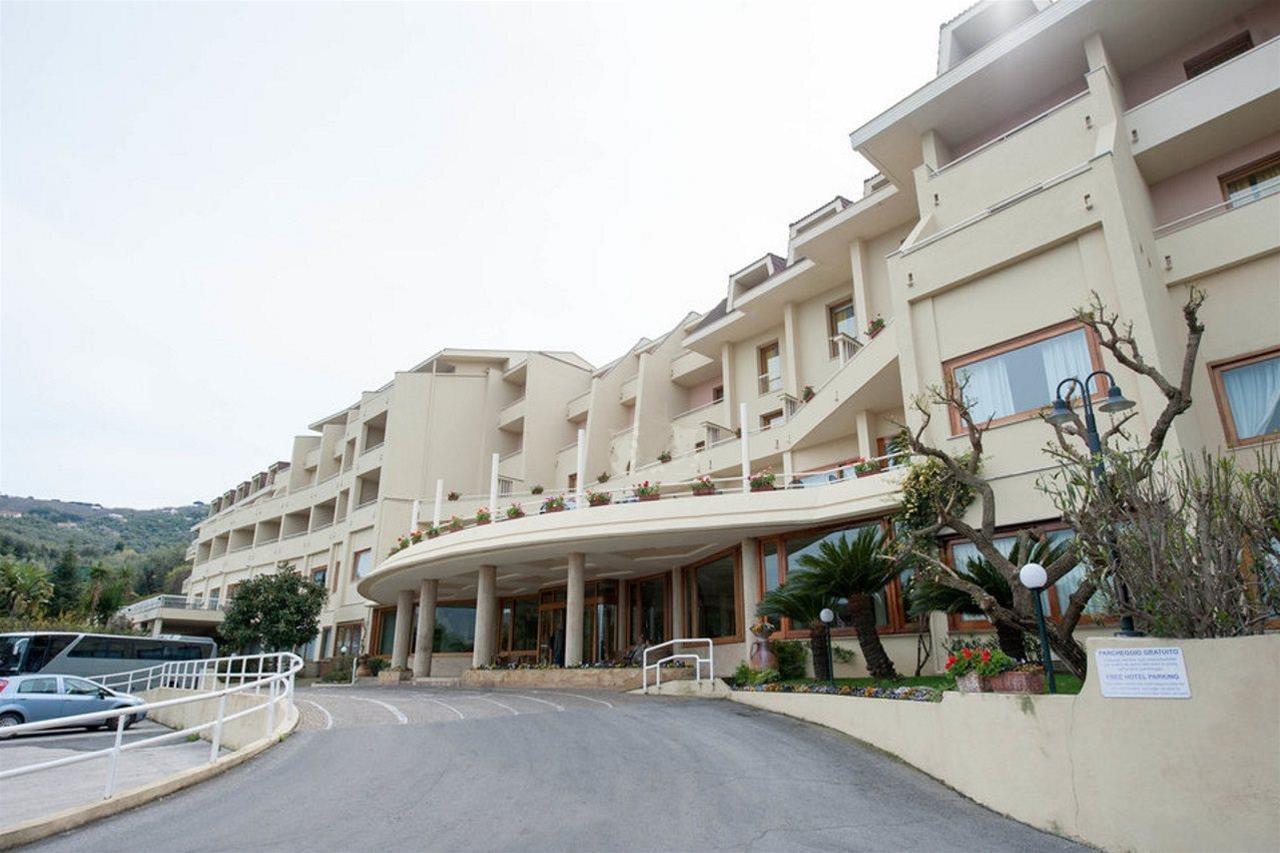 Grand Hotel Vesuvio Sorrento Esterno foto