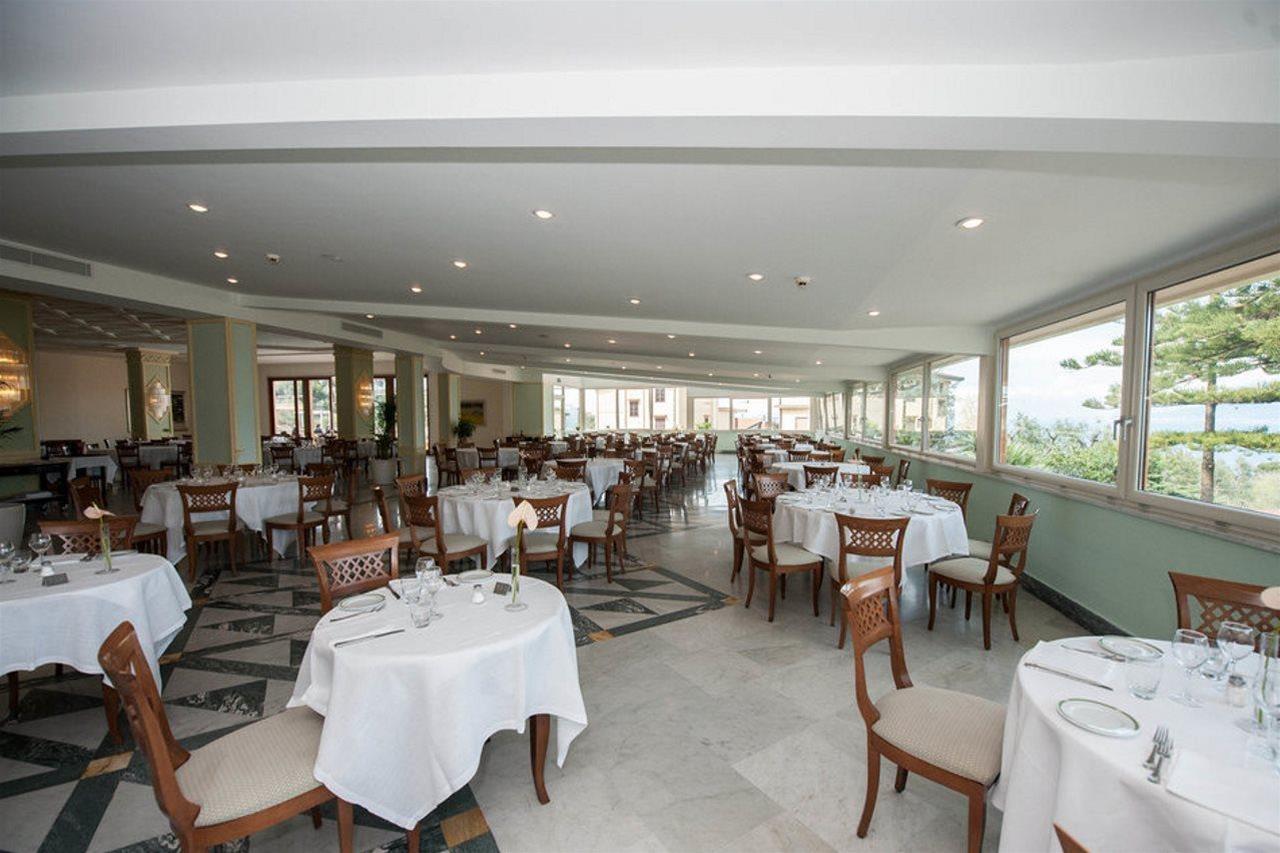 Grand Hotel Vesuvio Sorrento Esterno foto