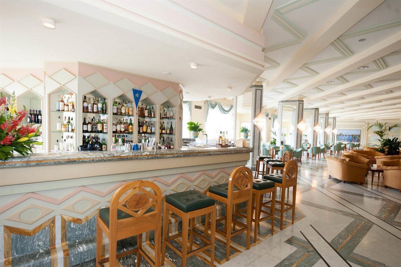 Grand Hotel Vesuvio Sorrento Esterno foto