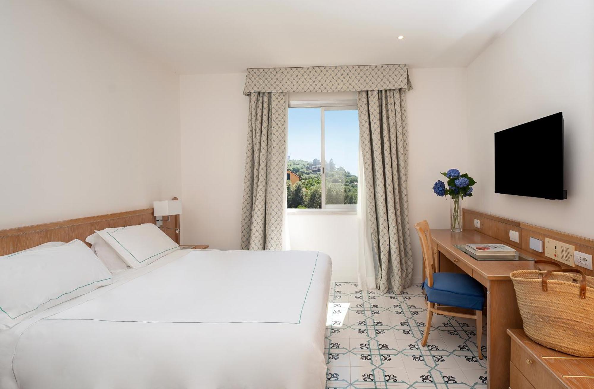 Grand Hotel Vesuvio Sorrento Esterno foto