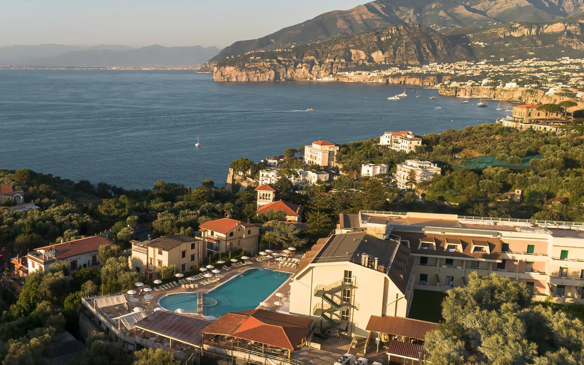 Grand Hotel Vesuvio Sorrento Esterno foto