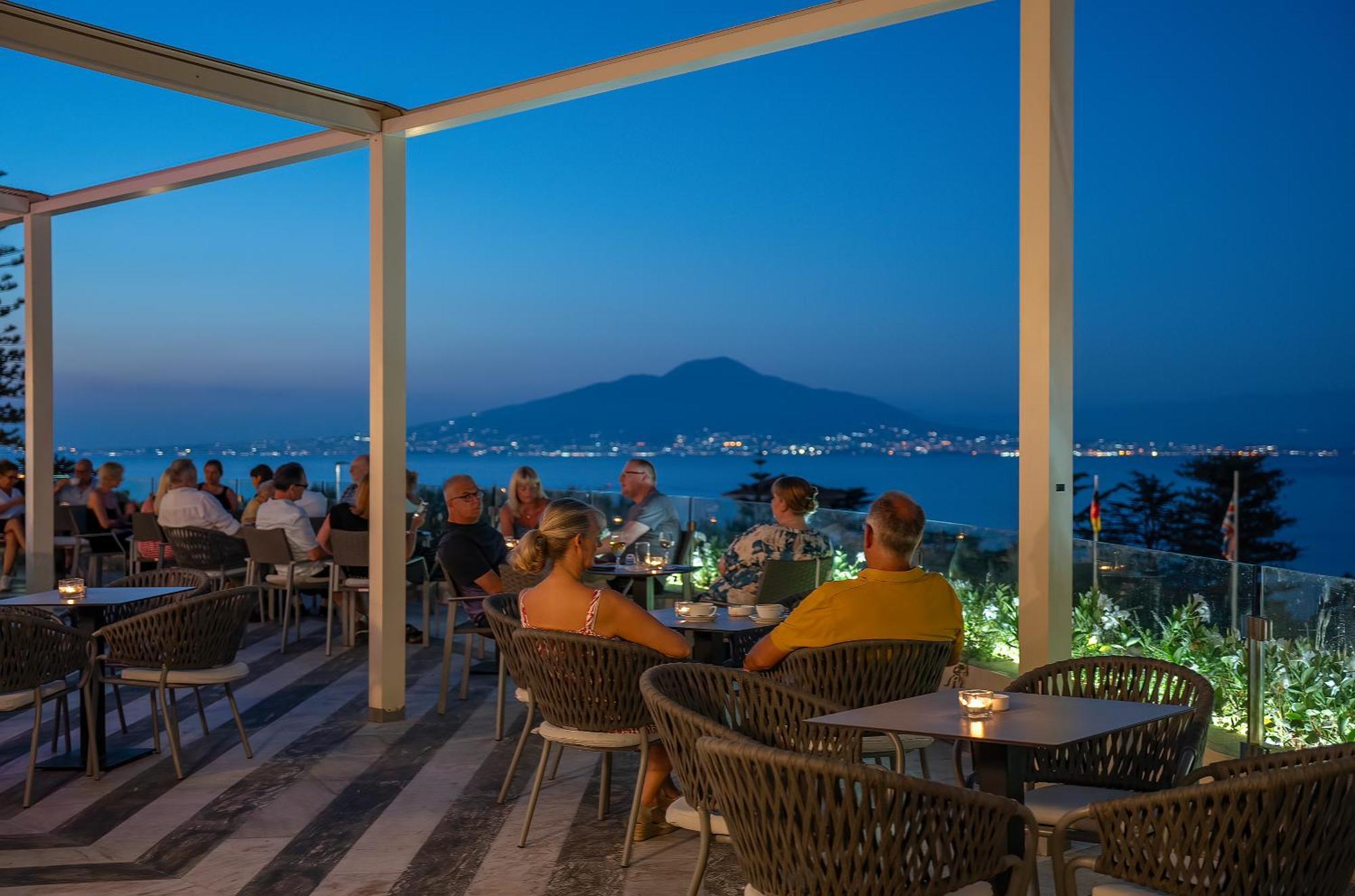 Grand Hotel Vesuvio Sorrento Esterno foto