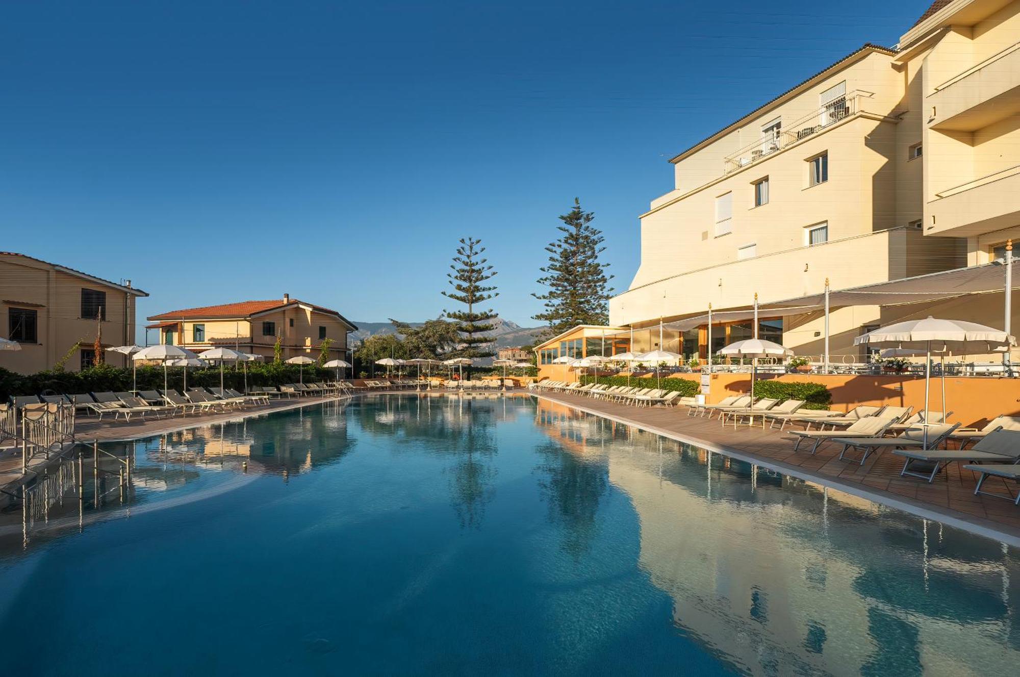 Grand Hotel Vesuvio Sorrento Esterno foto