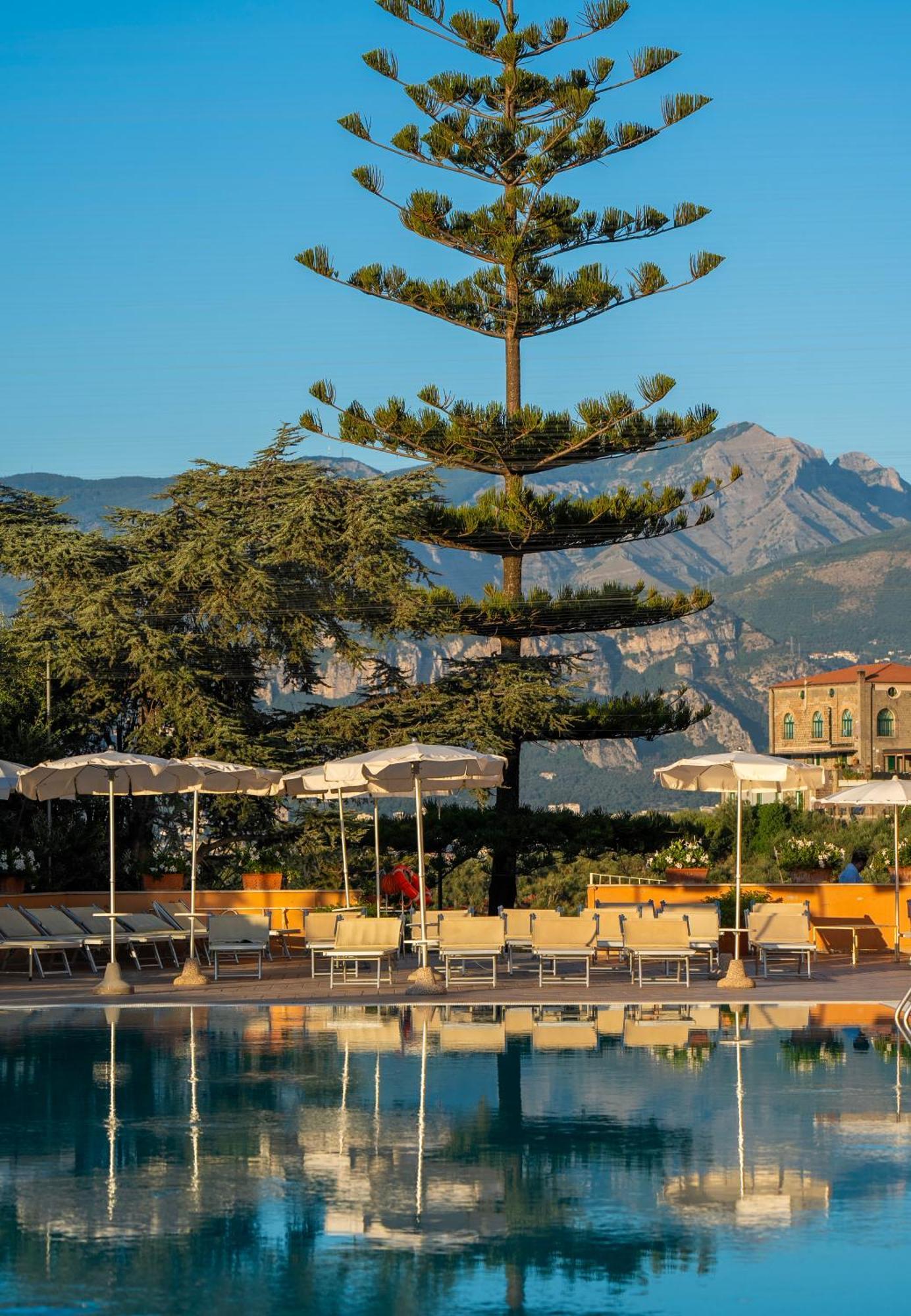 Grand Hotel Vesuvio Sorrento Esterno foto