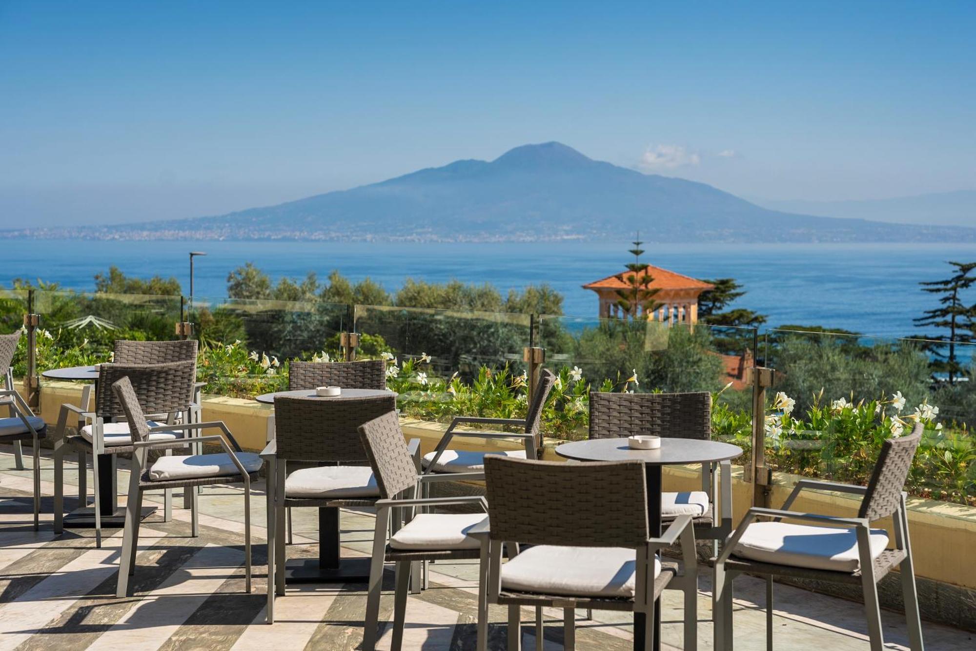 Grand Hotel Vesuvio Sorrento Esterno foto