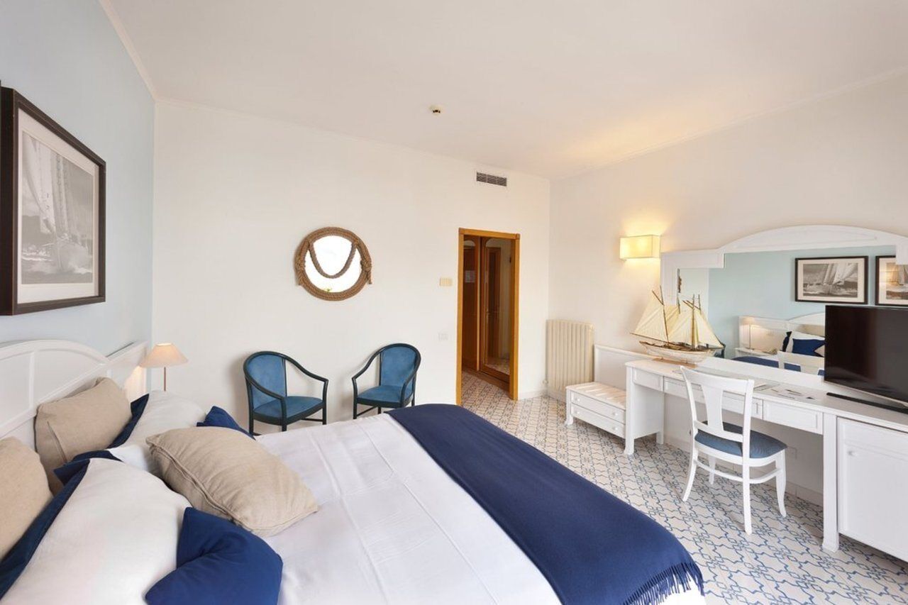 Grand Hotel Vesuvio Sorrento Esterno foto